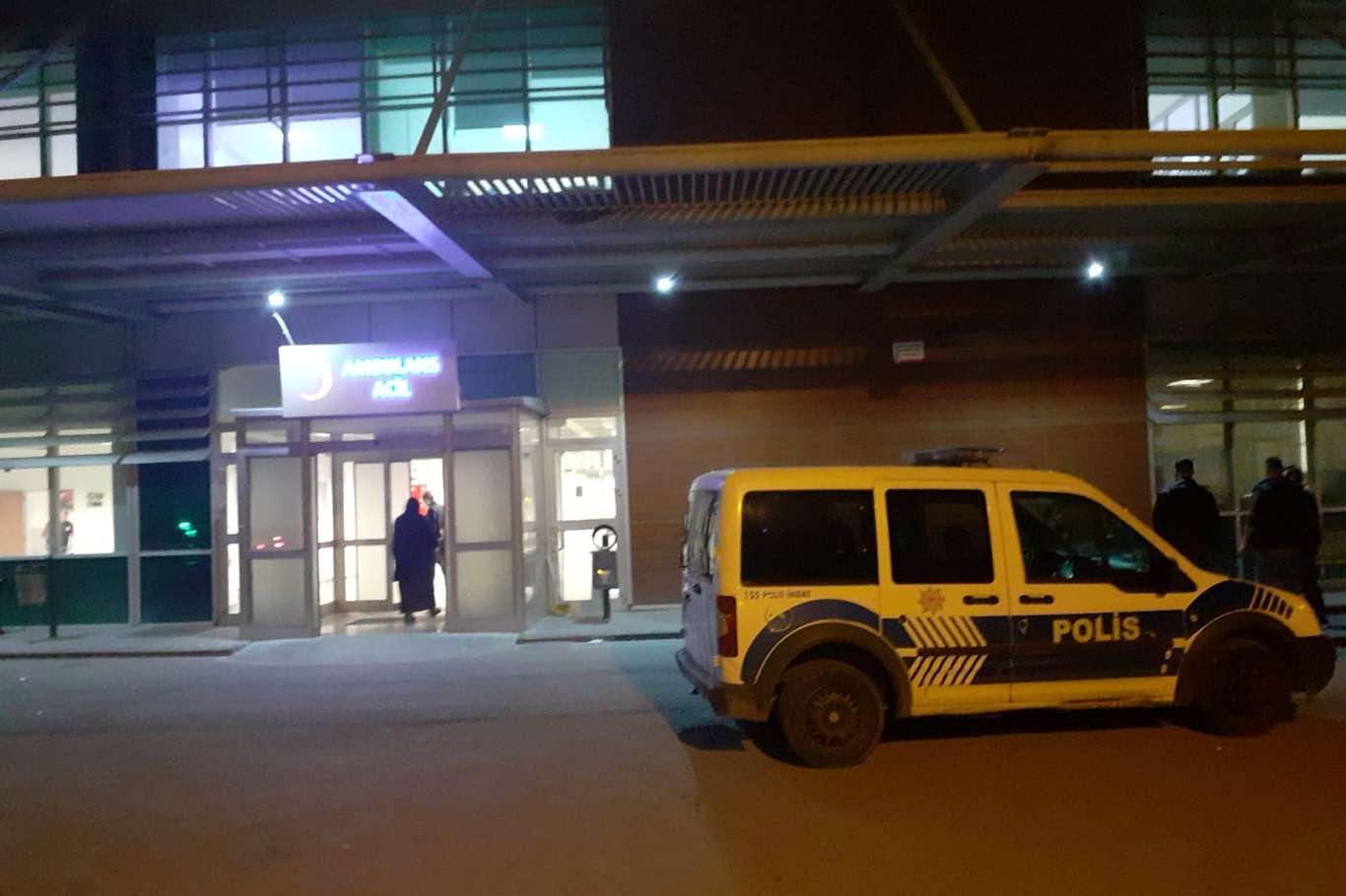 Meslektaşı tarafından silahla vurulan kadın polis öldü Meslektaşı tarafından silahla vurulan kadın polis öldü